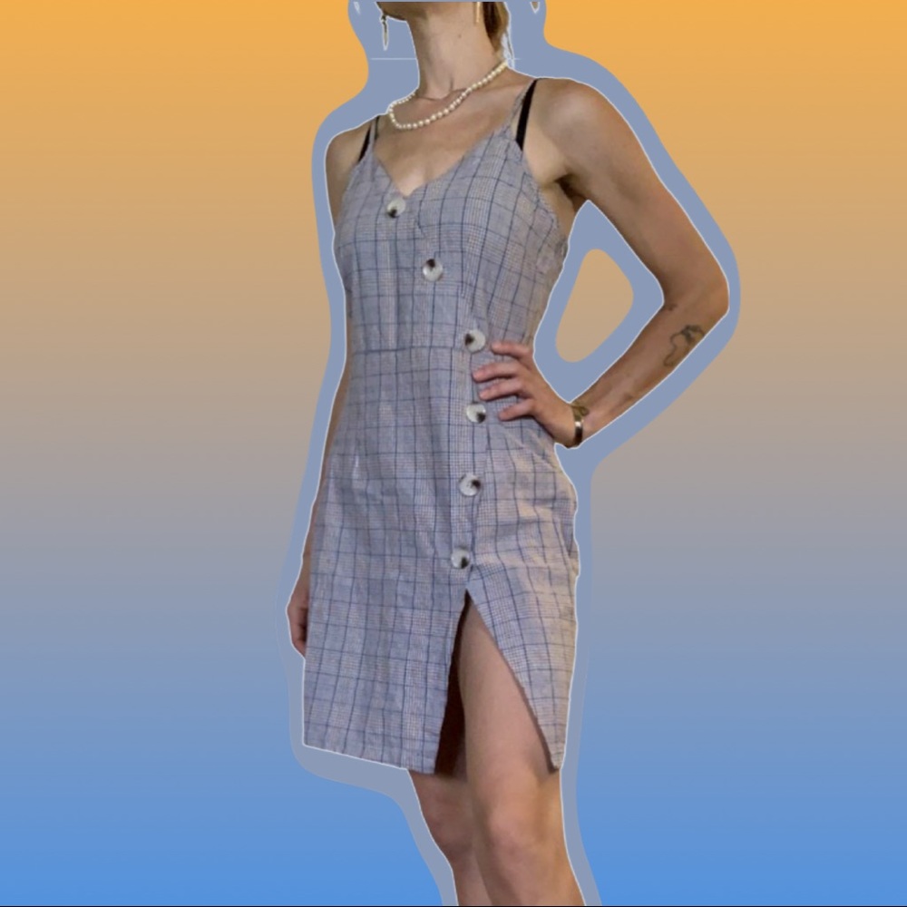 Gray Plaid Mini Dress w/Buttons- Size 6 - Picture 5 of 16